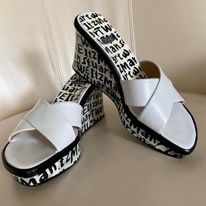 STUART WEITZMAN wedges